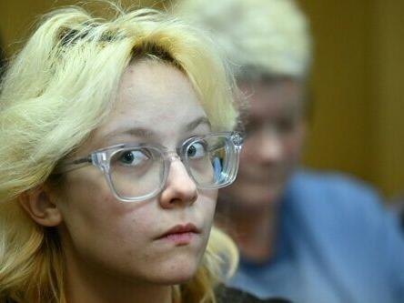 Russia sends teen who performed anti-war songs back to jail